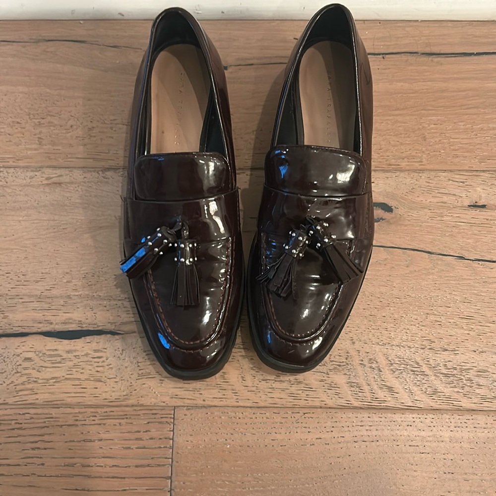Dark burgundy Zara loafers. Brand new and has never been worn!